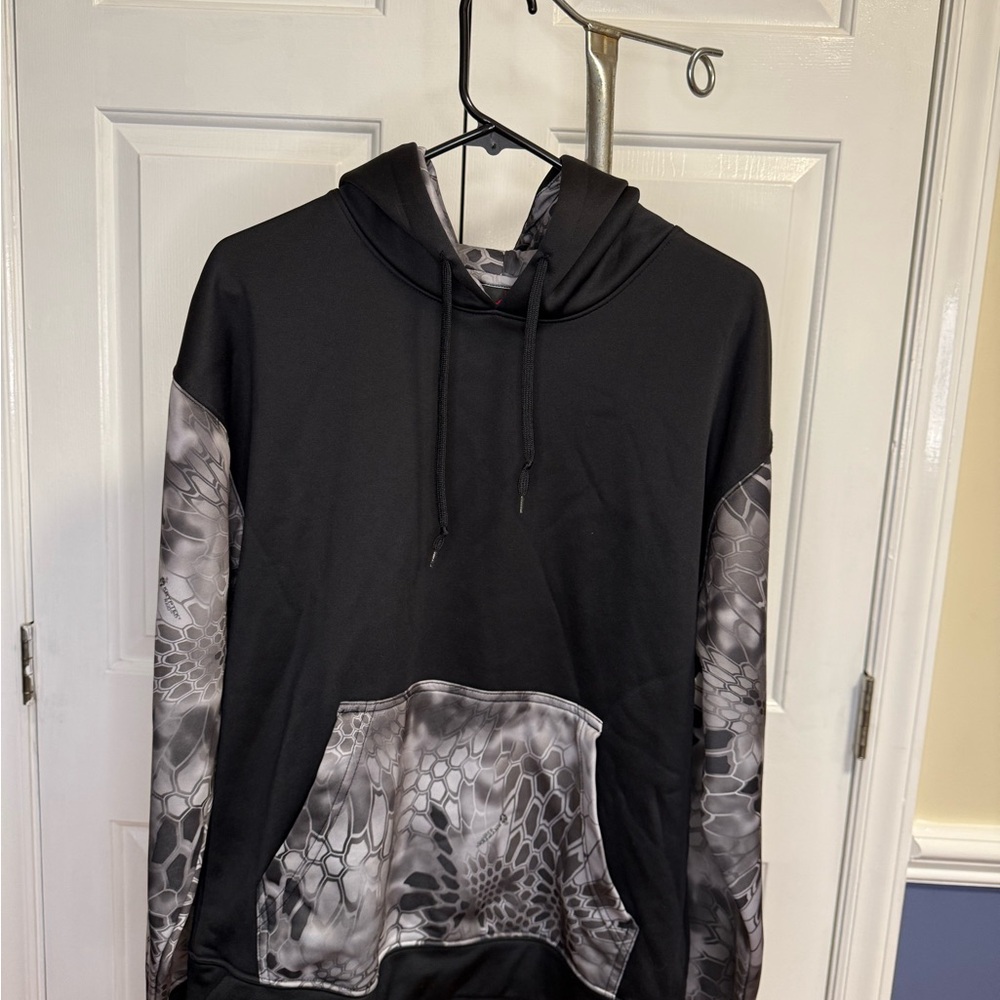 Men’s Kryptek hoodie size medium